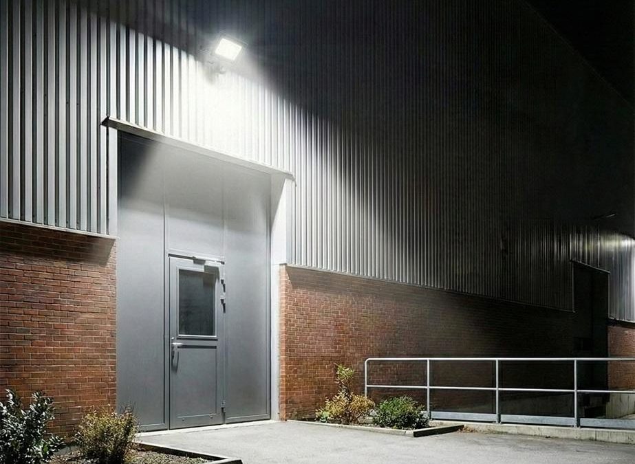 RADIUM : FLOODLIGHT